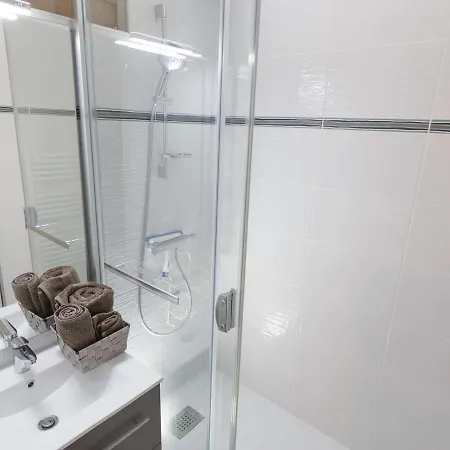 Pour 6 à Saint-lary Avec Balcon Et Parking - Fr-1-296-446 Appartement Saint-Lary-Soulan